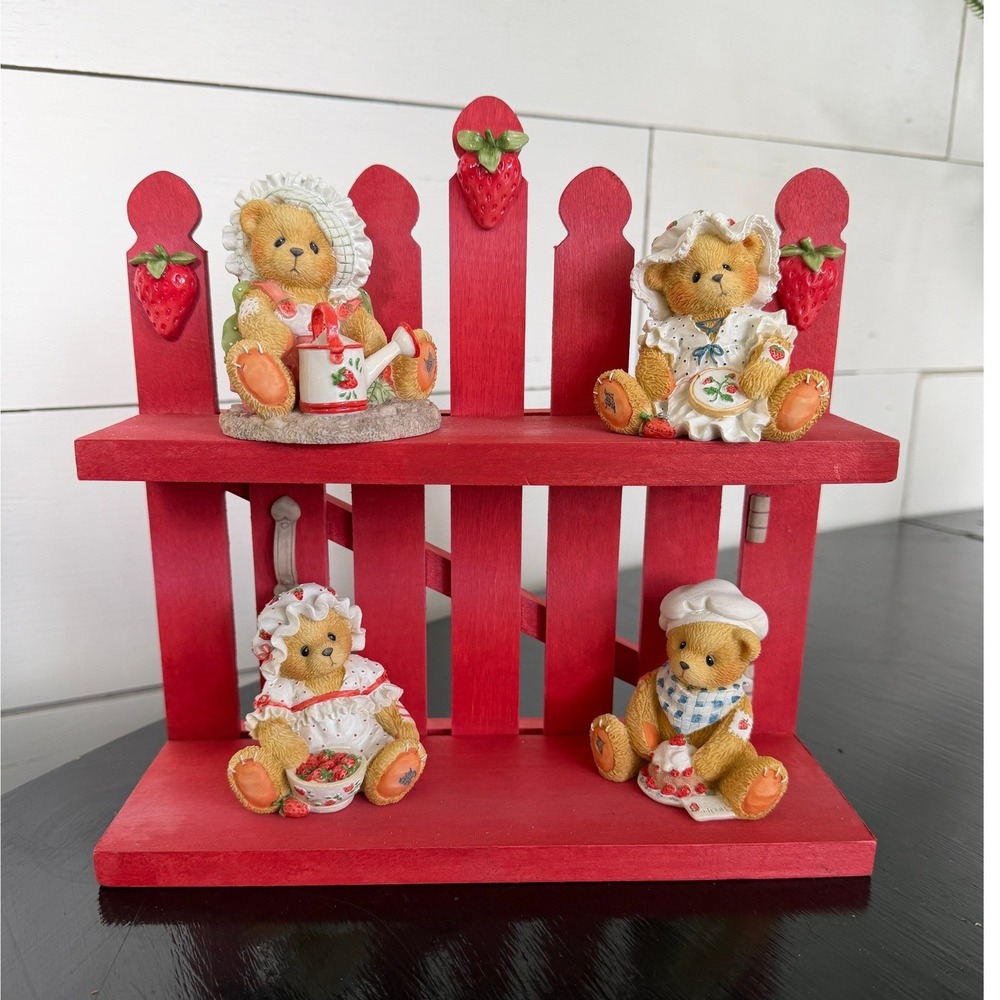 Cherished Teddies Strawberry Lane Display Fence 4 Figure Ella Jenna Tara Matthew